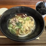 ゲートウェイフジヤマ - 名物の吉田うどんと溶岩からあげ