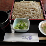 四季味亭くさか - ざるそば（７３５円）
