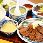 牛たんと和牛焼き青葉 - レディースセット (￥2,178円)