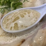 泡系しおとんこつラーメン べらしお -  博多長浜とんこつチャーシュー