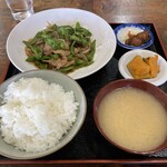 大野屋飲食店 - ピーマン豚肉ニンニク炒め定食