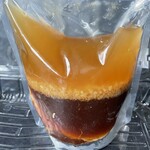 ラーメン もっけだの - 『冷凍ラーメン(麺･スープ･チャーシュー入)』のスープ＆チャーシュー湯煎後