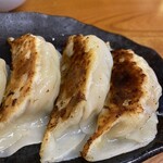 中華そば 吾衛門 - 餃子は滅多に頼まないが薄皮で旨いっす^ ^