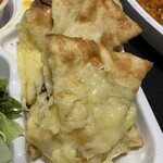 インド・ネパール料理 シワリラ - チーズナン　アップ