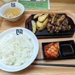 Gyuukaku Yakiniku Shokudou - 牛豚カルビ焼き定食（\935）