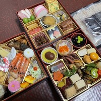 はり清 - 解凍後のおせち実物(おまけの蕎麦3人前付き)