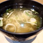 浅草寿司場 ひなと丸 雷門柳小路店 - 味噌汁
