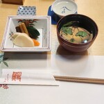 駿河屋 - 肝吸いに香の物