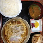 三好弥 - かつ鍋定食(700円)