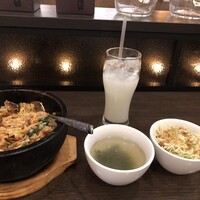 馬車道 de 焼肉 DOURAKU CORRIDA 北仲ブリック＆ホワイト店 - 