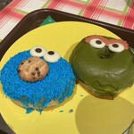 セサミストリートマーケット - クッキーモンスター（シュガー味）、オスカー（抹茶味）