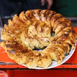 Shin Chan - 焼き餃子(1人前 6個 250円  5人前)