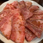 焼肉 ホルモン道場 闇市肉酒場 - 