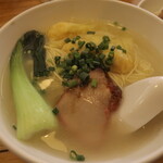 香港麺 新記 - ワンタン麵