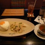 タイ料理レストラン Tha Chang - 鶏肉のグリーンカレー