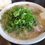 来来亭 - 「ラーメン 大盛  ネギ多め」750円。