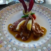 メインダイニング シーホース - 胸肉のロースト　リンゴのカラメリゼ添え