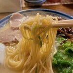 博多ラーメン しばらく - 麺リフト