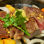 宮崎ステーキハウス 霧峰 イオンモール上尾店 - ジュウジュウと美味しそうな音を奏でるステーキ