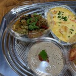 ボーノ - 左上：ボーノ風ラタトゥイユ　右上：オマール海老のマカロニグラタン　下：薩摩ハーブ鶏レバーのムース