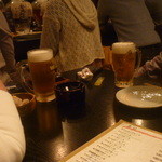 アユムヤ - 友人が飲む生ビール（左がキリン、右がモルツ）