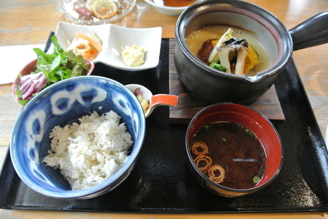 くじらびーと 竪堀 オムライス 食べログ