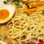 屯ちん 池袋西口店 - 東京豚骨ラーメン 大盛 ちぢれ麺 硬め 薬味多め