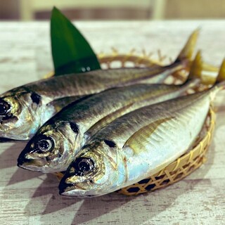 We use "golden horse mackerel" that is directly delivered by the owner from Futtsu City!