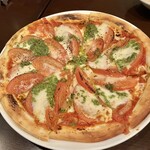 RYU dining kitchen - フレッシュトマトのマルゲリータ