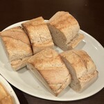RYU dining kitchen - パン