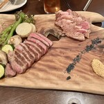 RYU dining kitchen - 宮崎牛のロース肉、モモ肉
