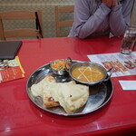 インド料理 チャルテチャルテ 日根野イオンモール店 - チーズナンセット