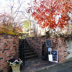 サロンド・カフェ・マンナ - 入り口，初冬でも色彩豊か