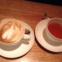 TOOTH TOOTH GARDEN RESTAURANT - カフェラテとカモミールダージリン