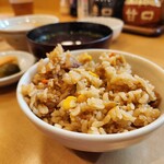 Tonkatsu Tamafuji - 炊き込みご飯です。