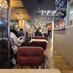 Naruto Kicchin - 元旦は街中の飲食店は一部のチェーン店を除いて殆んどお休み、自ずと営業している店舗にお客さんは集まるものでバスマチのフードコートは大混雑していました