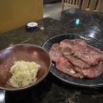 炭火焼肉 楽牛園 - 