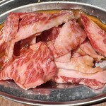 黒毛和牛焼肉 にくじろう - 原価出し和牛／黒毛和牛切り落とし