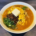 濃厚無双味噌ラーメン 味噌乃マルショウ - 料理写真:「バターコーン味噌ラーメン」980円税込み♫