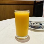 Yun Hai Chinese Restaurant - オレンジジュース
      2023年12月31日