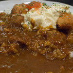カルダモン． - ２）牡蠣フライカレー、タルタルソース添え（９００円）