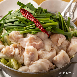 Enjoy seasonal ingredients unique to Nagasaki, Motsu-nabe (Offal hotpot) domestically produced Japanese black beef