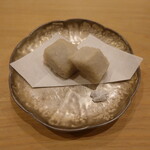 すし処 睦月 - 出汁で炊いて揚げた里芋