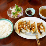 餃子のハルピン - 餃子セット（ニラ）　¥850