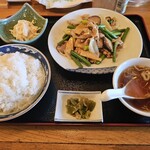 Daikokuya - 豚肉とにんにくの芽の炒め定食
