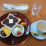志んぐ荘 - モーニング 小倉トースト カフェオーレ