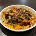Okonomiyaki Nobu - そば肉玉イカ天トッピング（ソースオン）