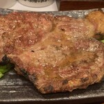 越後屋金四郎 - ハサミでカットして食べます