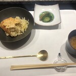 仙台牛と和風個室 すていき小次郎 - ガーリックライスとこだわりの味噌汁