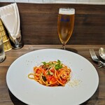 創作イタリアン Gemelli - モッツァレラチーズとバジルのトマトソーススパゲッティーニ